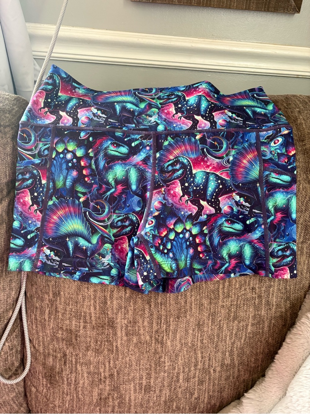 CVG Dinoverse shorts medium 2.5”